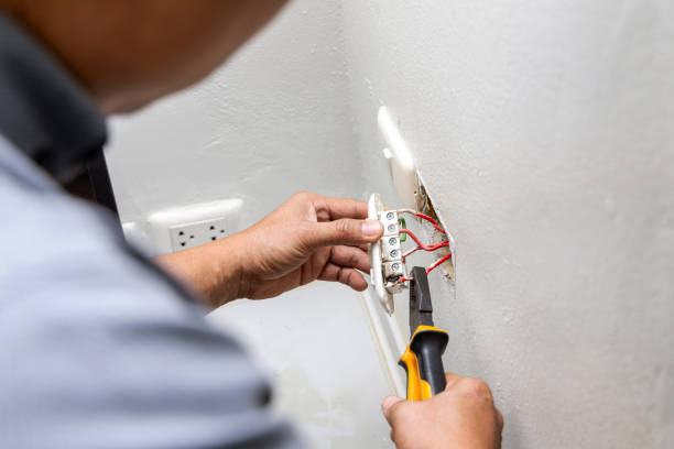 Best Commercial Electrician Services  in Aventura, FL